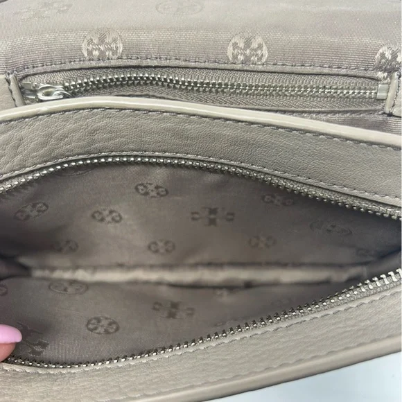 Tory Burch Britten Combo Crossbody Shoulder Bag Taupe Leather Silver Hardware - Picture 13 of 14